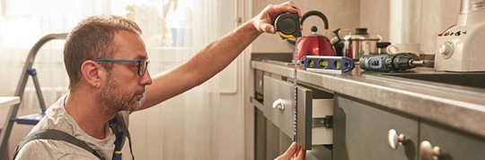 kitchen cabinet repairman